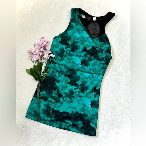 Lululemon Emerald Meshed Up 2-in-1 Tank Top - Size 4 - Picture 1 of 8